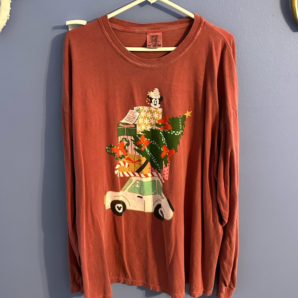 EUC. Disney inspired Christmas long sleeve tee.